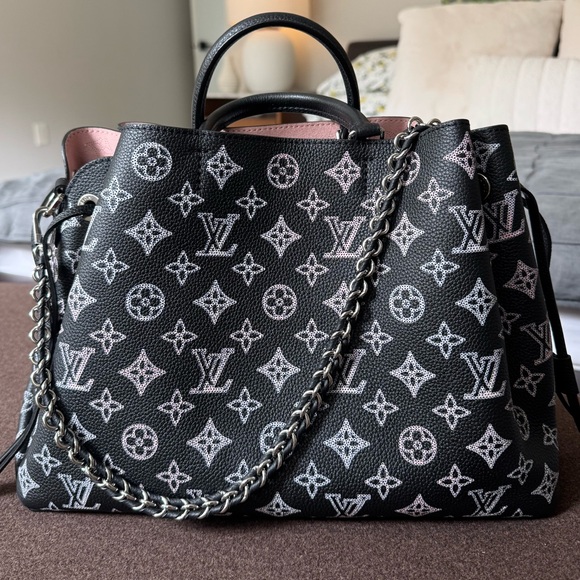 Louis Vuitton Handbags - LOUIS VUITTON Bella tote LE
